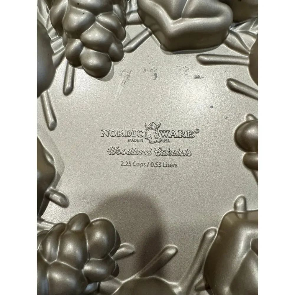 Nordic Ware Gold Woodland Cakelets Pan Autumn Baking Pan
